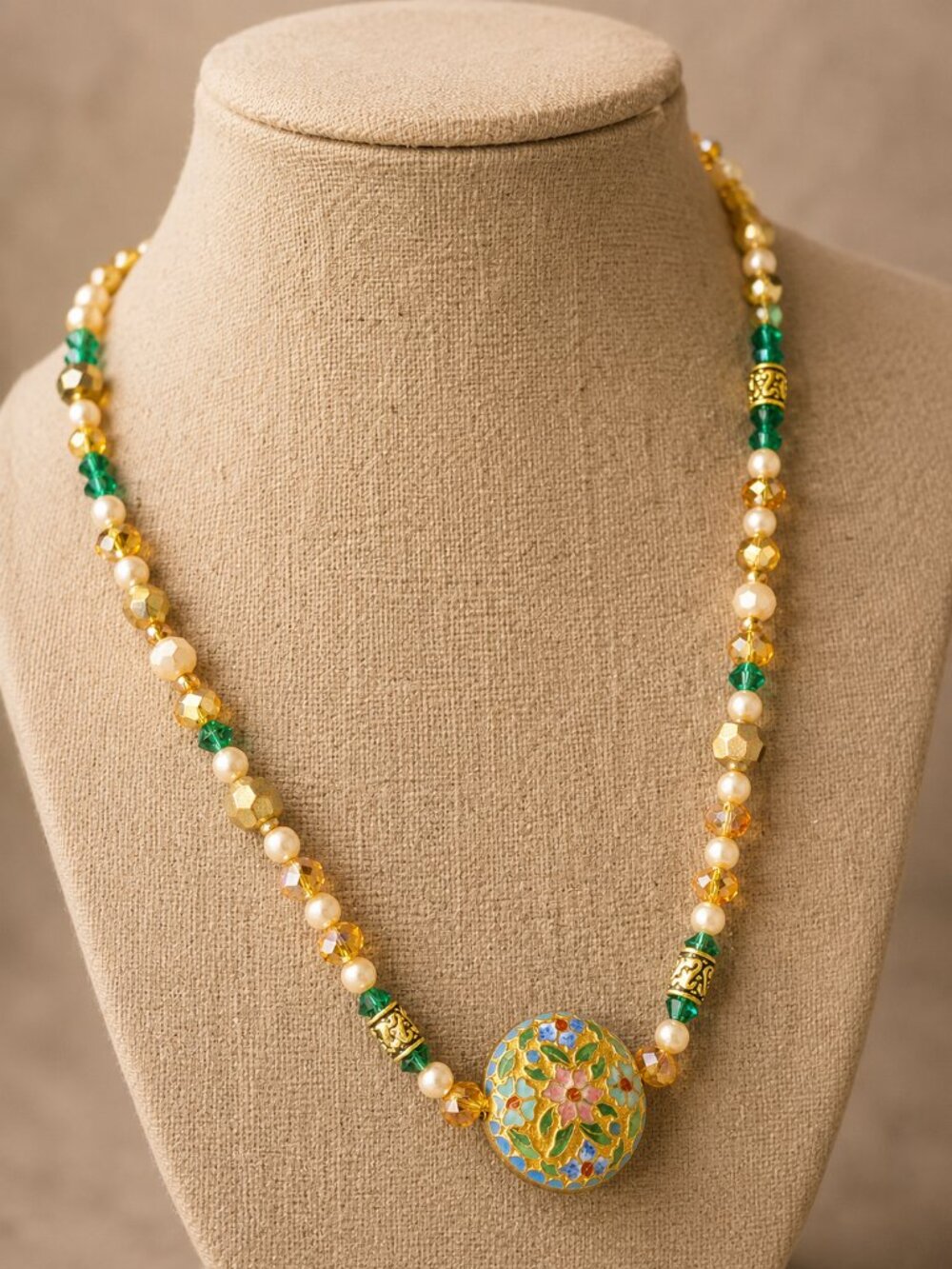 Beautiful Vintage Cloisenae Garden Artisan Collection - Picture 4 of 6